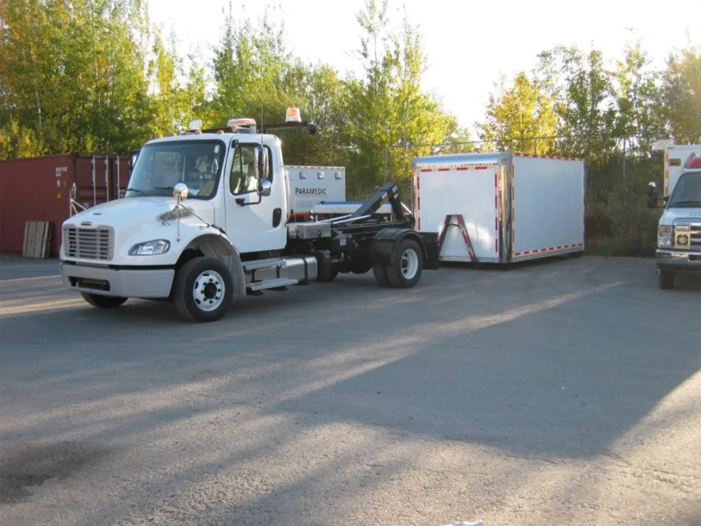 Hooklift – T 12 – 03 | Custom Truck | OEH | Lifting & Handling Equipment Specialist