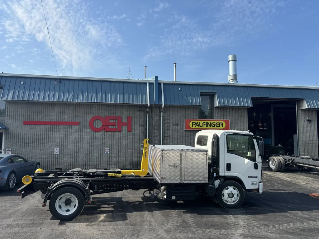 Hooklift – T 12 S | Custom Truck | OEH | Lifting & Handling Equipment Specialist