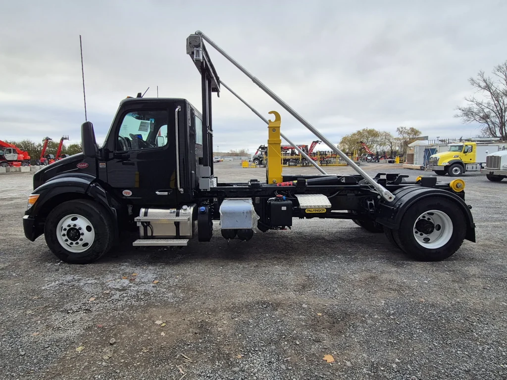 Palfinger Hooklift PHT29MT  | Custom Truck | OEH | Lifting & Handling Equipment Specialist
